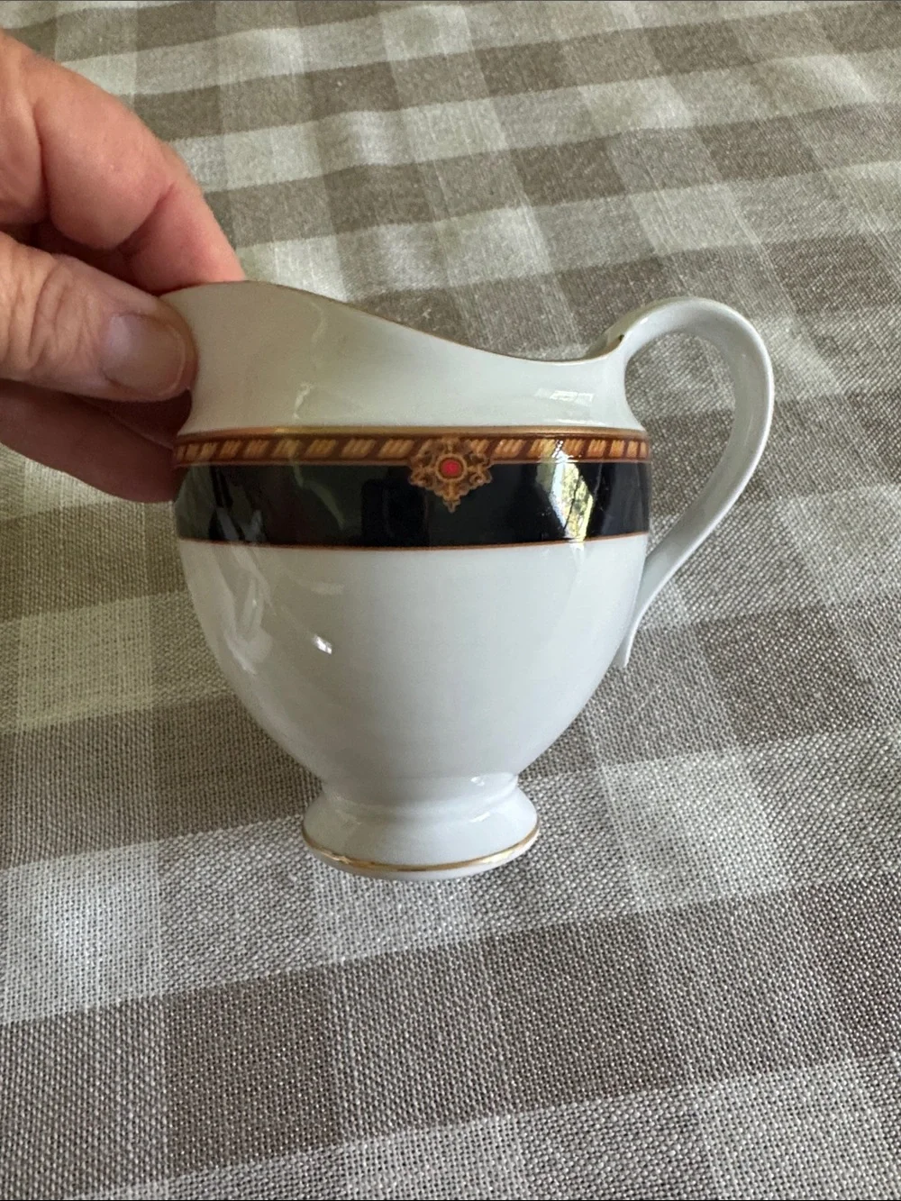 Wedgwood Embassy Collection Southbury Creamer/Sugar Set with Navy/Gold Banding